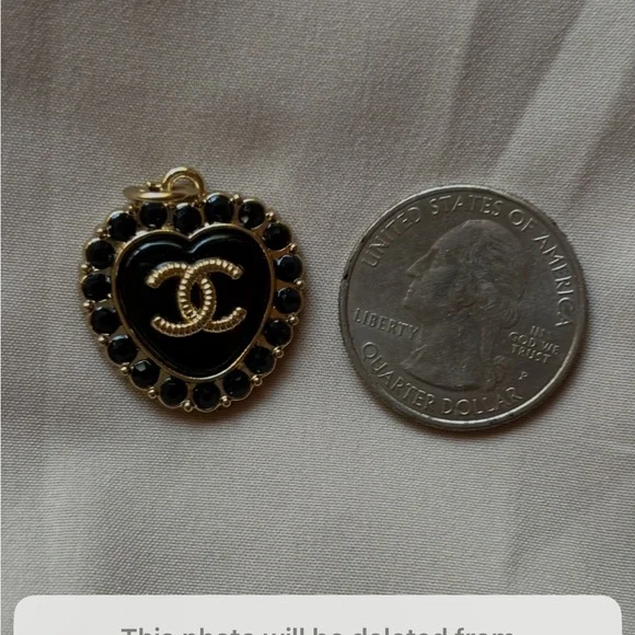 CHANEL Black and Gold Heart  with Iconic CC Logo - Picture 3 of 5